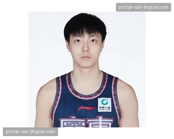 胡明轩因脚踝伤势预计缺席两场,广东后场防守面临考验 胡明轩因脚踝伤势预计缺席两场,广东后场防守面临考验